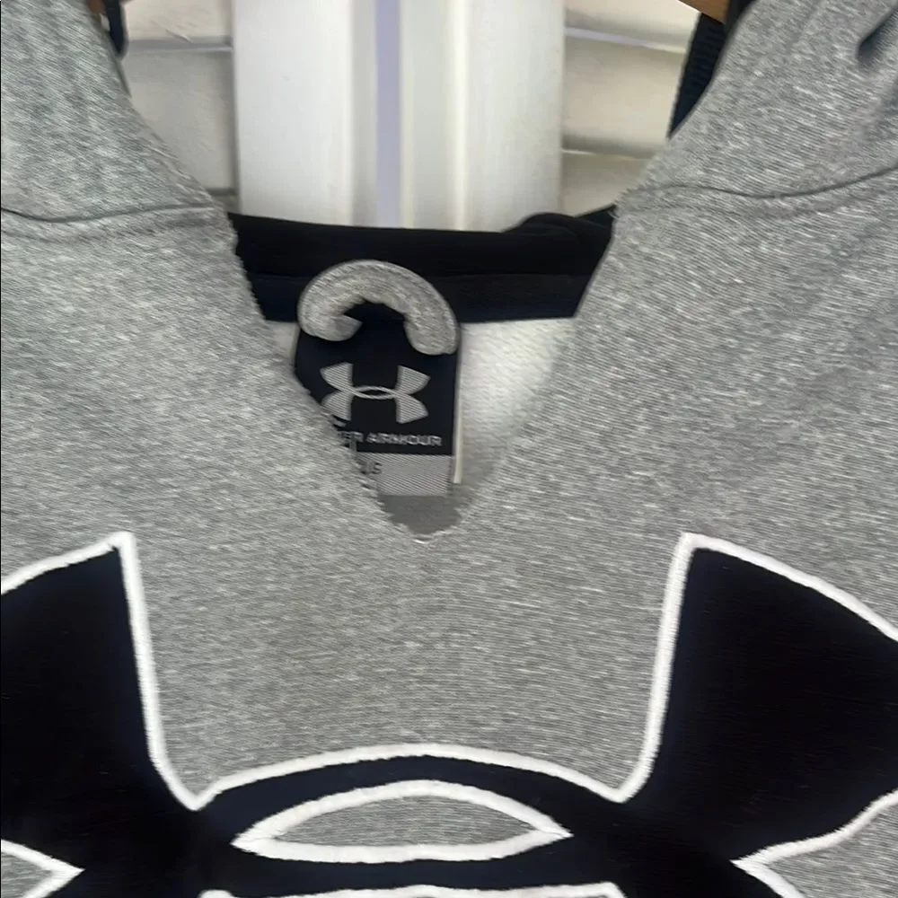 Under Armour Men's Gray Hoodie Sweater